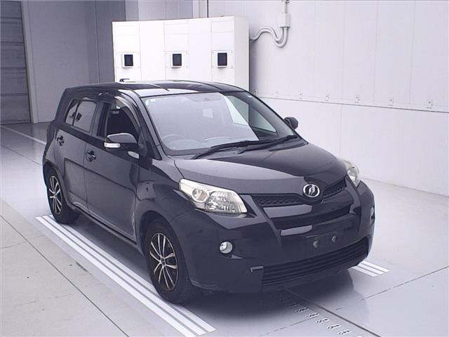 TOYOTA IST 2011