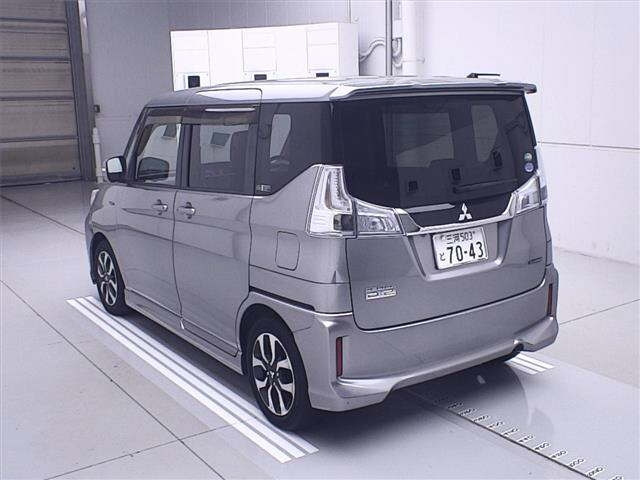 MITSUBISHI DELICA D2 2017