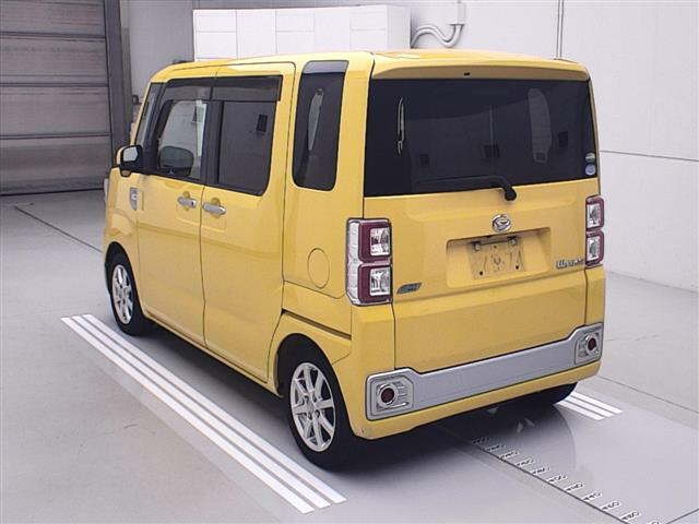 DAIHATSU WAKE 2014