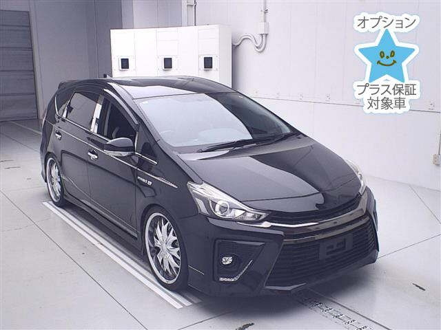 TOYOTA PRIUS ALPHA 2015
