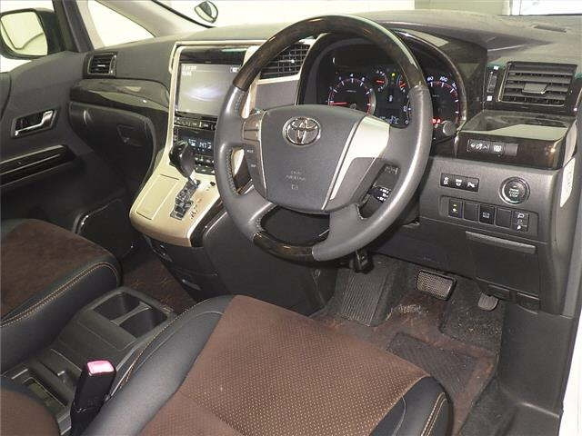 TOYOTA ALPHARD 2013