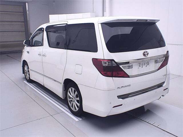 TOYOTA ALPHARD 2013