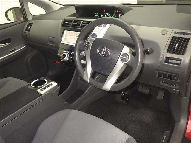 TOYOTA PRIUS ALPHA 2014