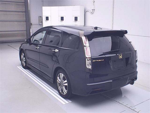 HONDA STREAM 2010
