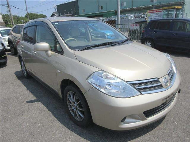 NISSAN TIIDA 2011