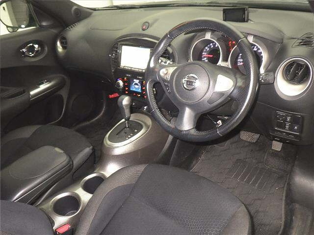 NISSAN JUKE 2011