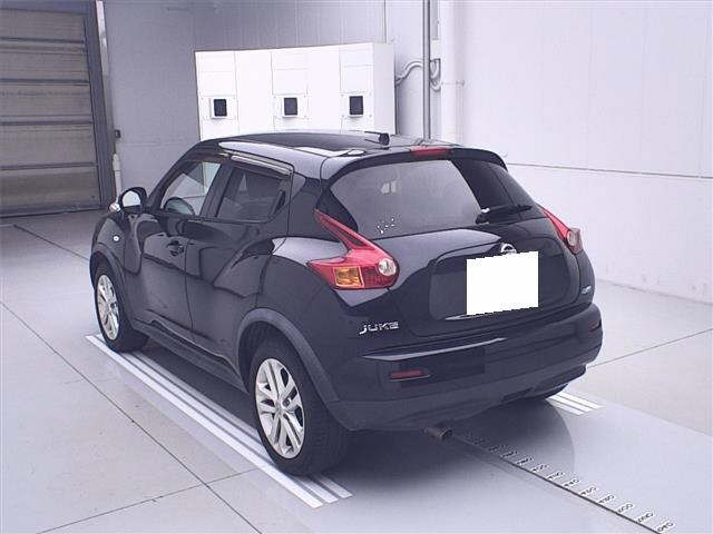 NISSAN JUKE 2011