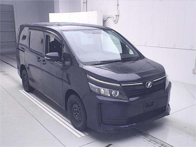 TOYOTA VOXY 2014