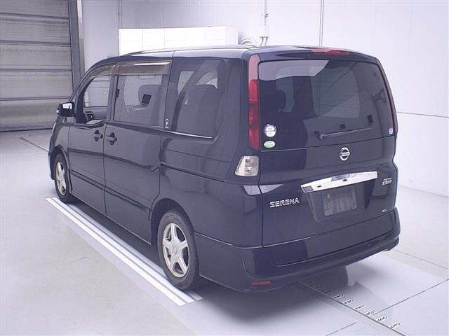 NISSAN SERENA 2010