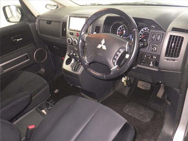 MITSUBISHI DELICA D5 2010