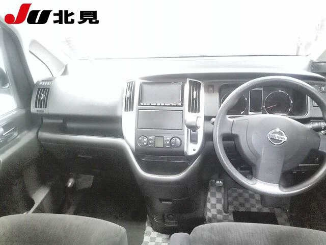 NISSAN SERENA 2009