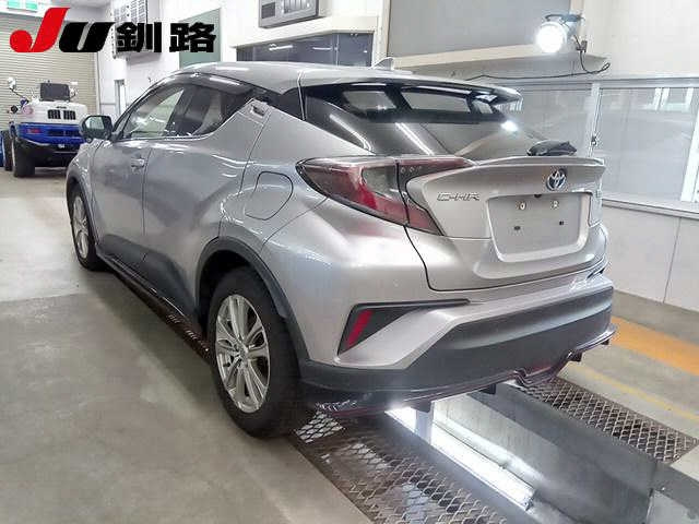 TOYOTA C-HR 2017