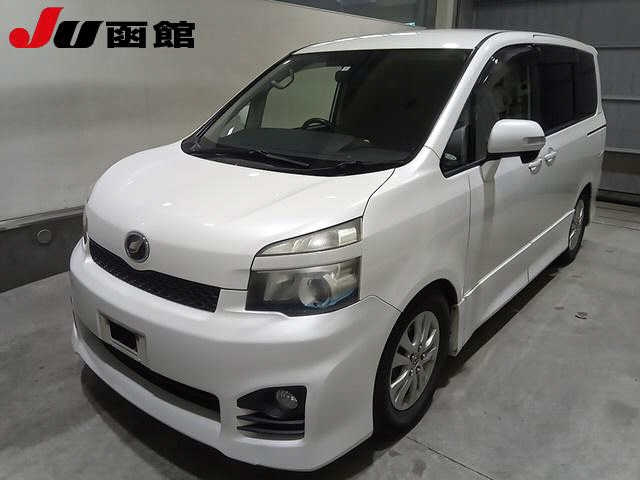 TOYOTA VOXY 2011