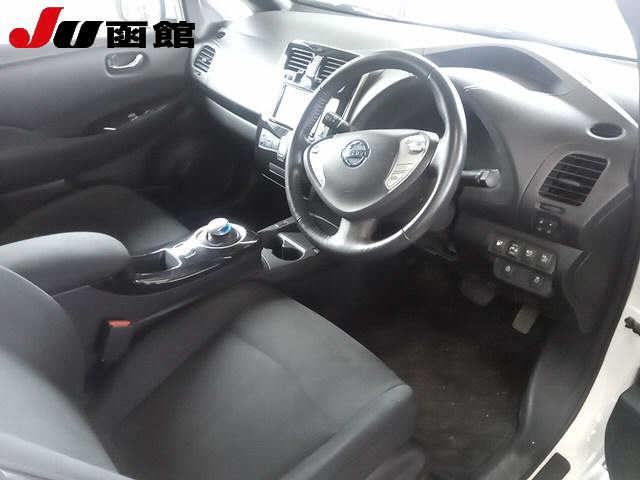 NISSAN LEAF 2017