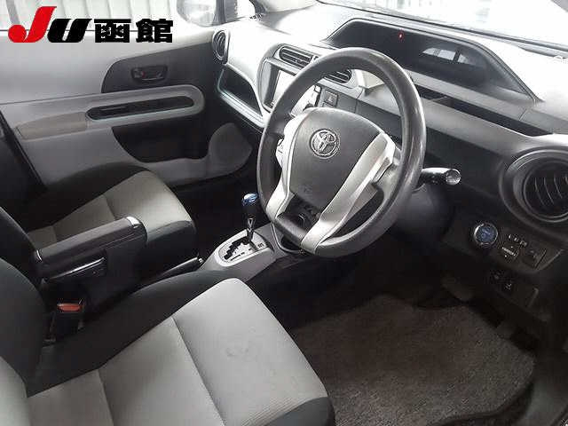 TOYOTA AQUA 2012
