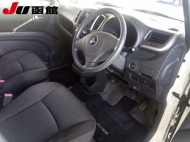 MITSUBISHI DELICA D2 2013