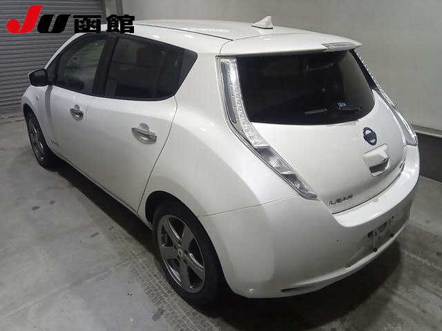 NISSAN LEAF 2017