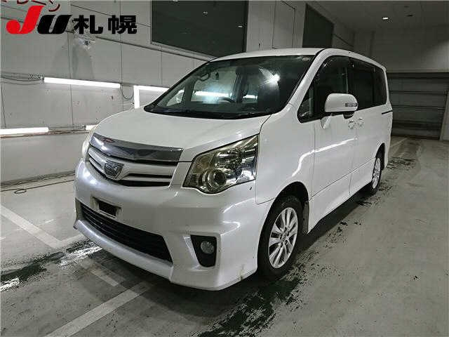 TOYOTA NOAH 2012