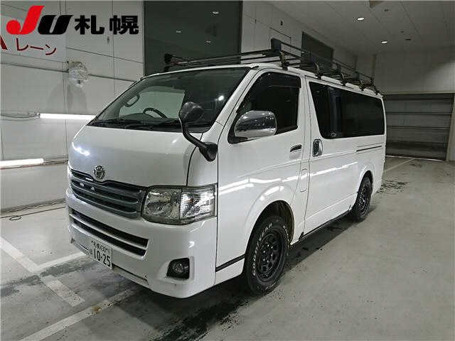 TOYOTA HIACE VAN 2011
