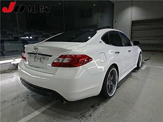 NISSAN FUGA 2010