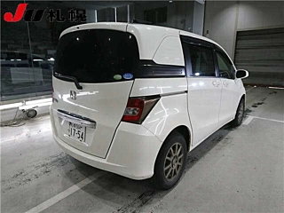 HONDA FREED 2011