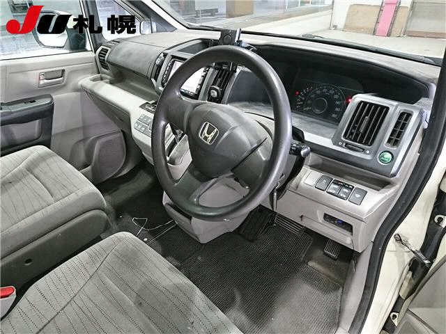 HONDA STEP WAGON 2011