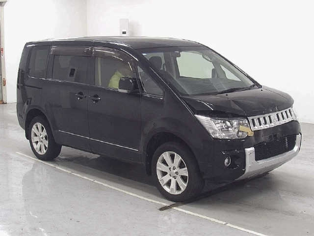 MITSUBISHI DELICA D5 2016