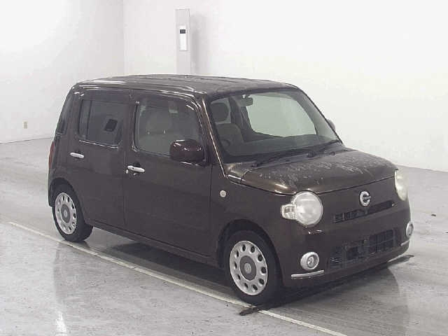 DAIHATSU MIRA 2010