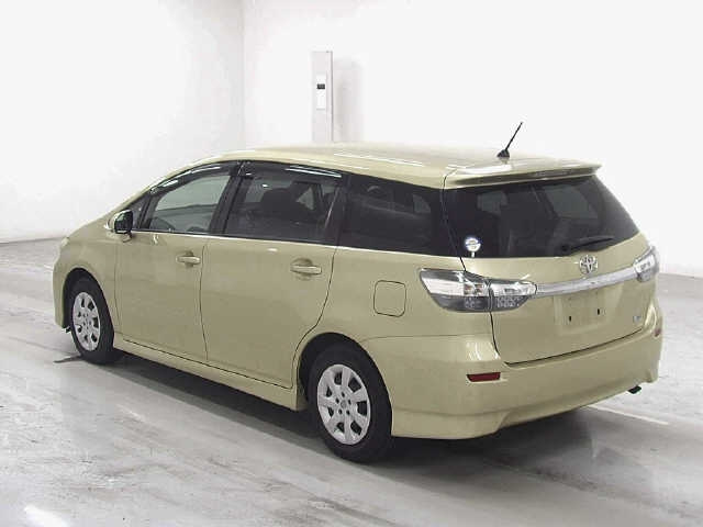 TOYOTA WISH 2014