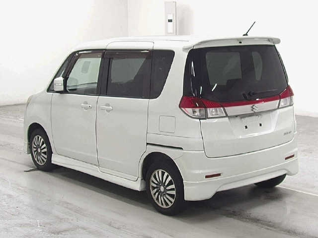 SUZUKI SOLIO 2011
