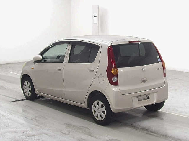 DAIHATSU MIRA 2010