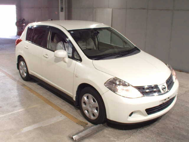 NISSAN TIIDA 2010