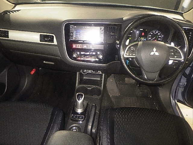 MITSUBISHI OUTLANDER PHEV 2015