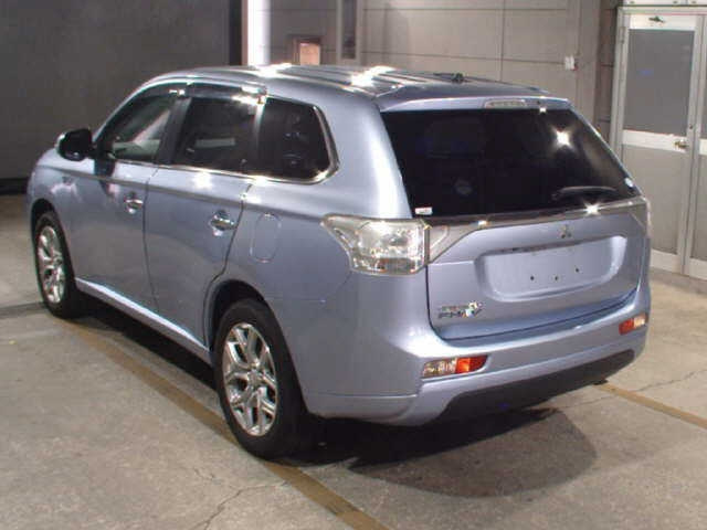 MITSUBISHI OUTLANDER PHEV 2015