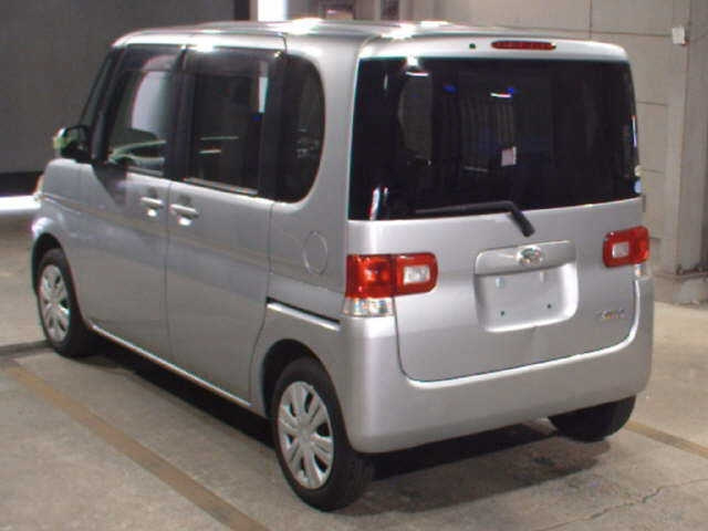 DAIHATSU TANTO 2010