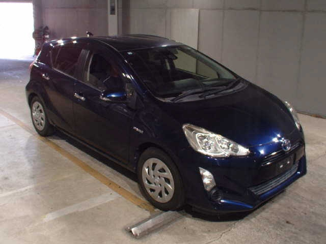 TOYOTA AQUA 2016
