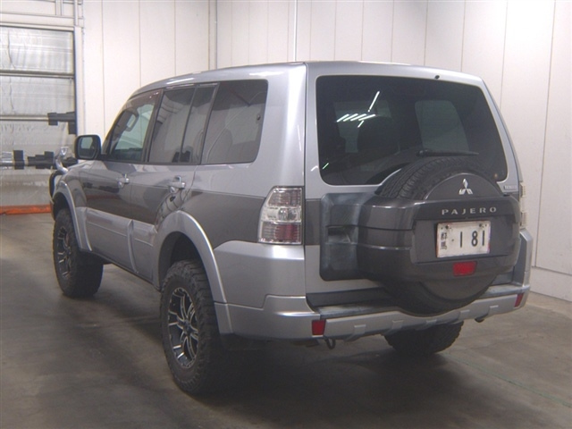 MITSUBISHI PAJERO 2012