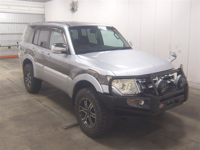 MITSUBISHI PAJERO 2012