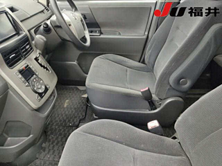 TOYOTA VOXY 2008