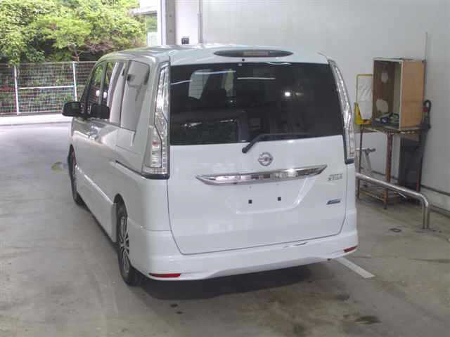 NISSAN SERENA 2015