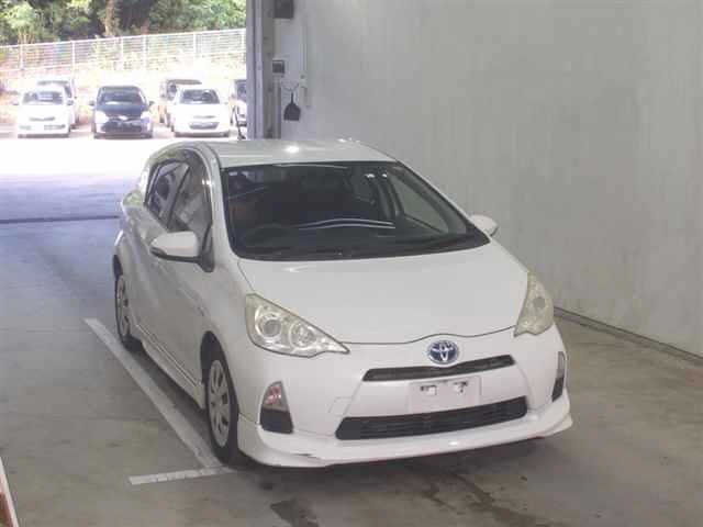 TOYOTA AQUA 2012