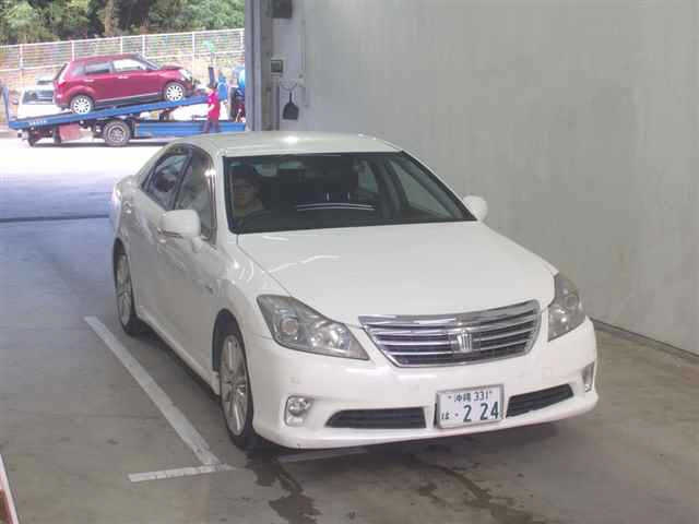 TOYOTA CROWN 2010