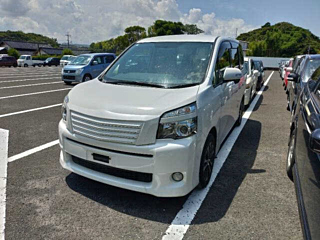 TOYOTA VOXY 2012