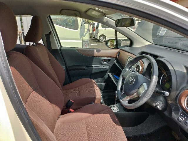 TOYOTA VITZ 2012