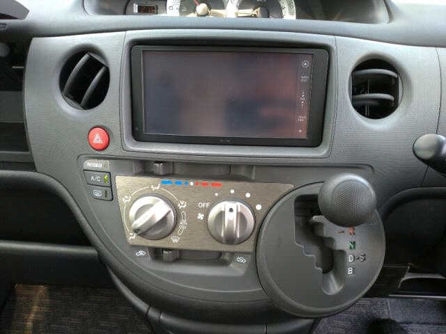 TOYOTA SIENTA 2012