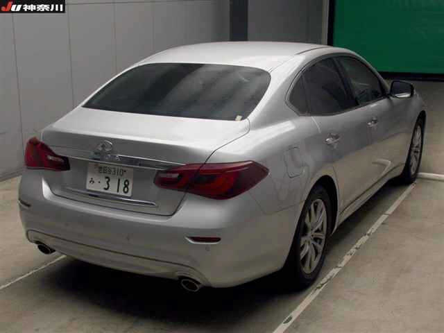 NISSAN FUGA 2016