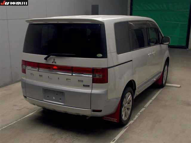 MITSUBISHI DELICA D5 2014