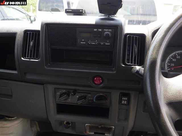 NISSAN CLIPPER TRUCK 2013