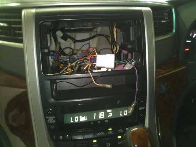 TOYOTA ALPHARD 2010