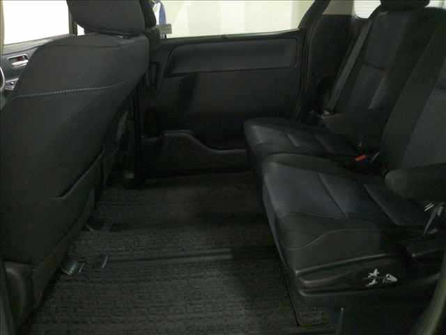 TOYOTA NOAH 2014